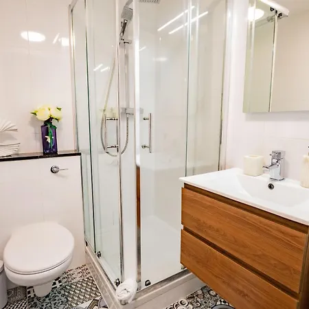 Luxury With Parking Apartman *