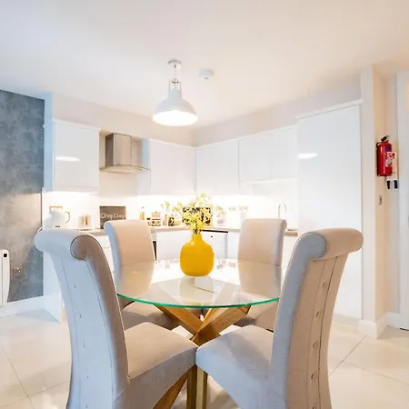 Luxury With Parking Apartman Galway